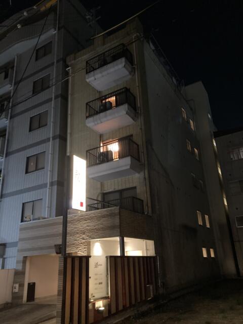 ホテルPAL(松山市/ラブホテル)の写真『夜の外観』by まさおJリーグカレーよ