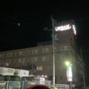 アーバンホテル(松山市/ラブホテル)の写真『夜の外観』by まさおJリーグカレーよ