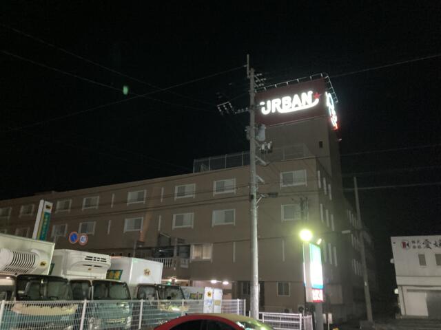 アーバンホテル(松山市/ラブホテル)の写真『夜の外観』by まさおJリーグカレーよ