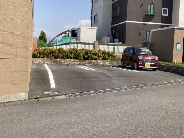 ホテルファンタジアリゾート(松山市/ラブホテル)の写真『駐車場』by まさおJリーグカレーよ