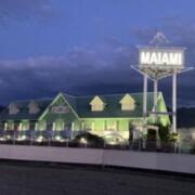 HOTEL Miami（マイアミ）(観音寺市/ラブホテル)の写真『夜の外観』by まさおJリーグカレーよ