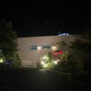 HOTEL ROSE(ローズ)(坂出市/ラブホテル)の写真『夜の外観』by まさおJリーグカレーよ