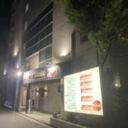 ホテル オーキッド(倉敷市/ラブホテル)の写真『夜の外観』by まさおJリーグカレーよ