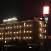 ホテルCRYSTAL(倉敷市/ラブホテル)の写真『夜の外観』by まさおJリーグカレーよ