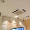 オリオン(新宿区/ラブホテル)の写真『401号室　天井エアコンとスピーカ３個　TVが大画面なのでスピーカも天井に３つ有ります』by 市