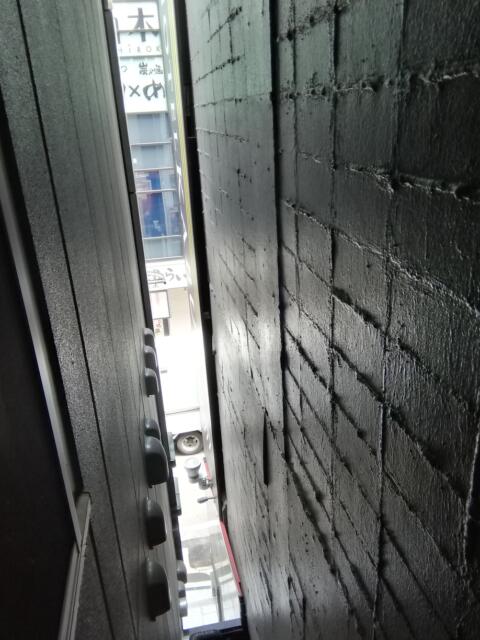 HOTEL KABUKI (ホテル カブキ)(新宿区/ラブホテル)の写真『35号室、外が見えるのはホッとします。(23,5)』by キジ
