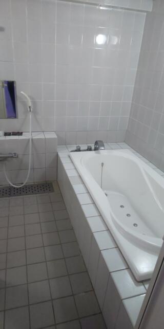 HOTEL BALS RESORT&SPA(川口市/ラブホテル)の写真『607号室の浴室、バブルシステムあり、タイル張りで冬場は寒いかも？』by ヒロくん!