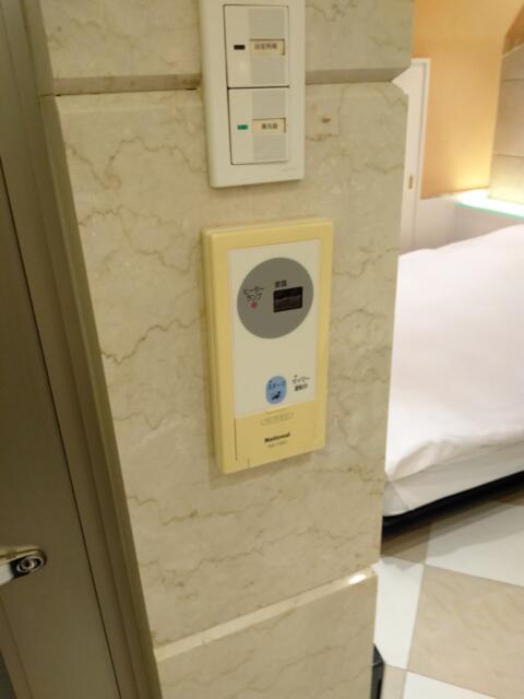 オリオン(新宿区/ラブホテル)の写真『401号室　バスルーﾑ温調器』by 市
