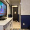 HOTEL AMORE（アモーレ）(渋谷区/ラブホテル)の写真『102号室 ベッドから前室方向を見た室内』by ACB48
