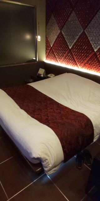 アラウダリゾート国立(国立市/ラブホテル)の写真『507号室のベッドスペース、各部屋は其なりに広さはあるので、この部屋はスタンダードですが広さ十分』by ヒロくん!