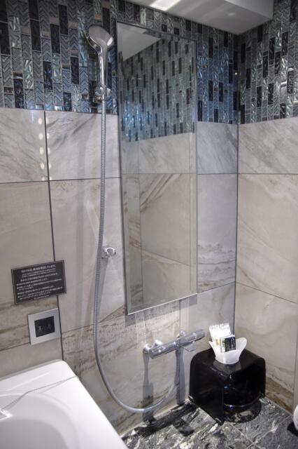 HOTEL PASHA GRAN（パシャグラン）(台東区/ラブホテル)の写真『703号室　シャワー』by マーケンワン