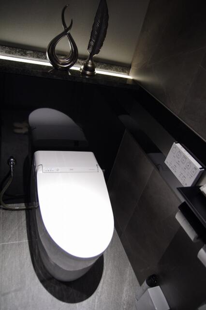 HOTEL PASHA GRAN（パシャグラン）(台東区/ラブホテル)の写真『703号室　洗浄機能付きトイレ』by マーケンワン