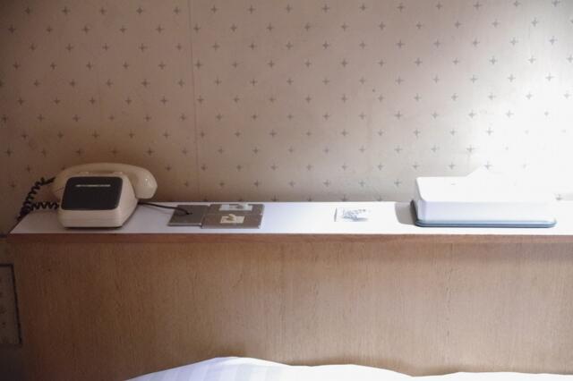 アイ・エス（I/S）(横浜市中区/ラブホテル)の写真『206号室　枕元の設備』by マーケンワン