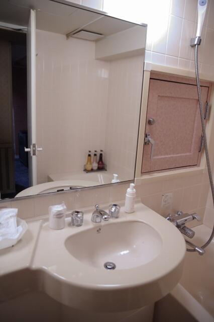 アイ・エス（I/S）(横浜市中区/ラブホテル)の写真『206号室　洗面台』by マーケンワン