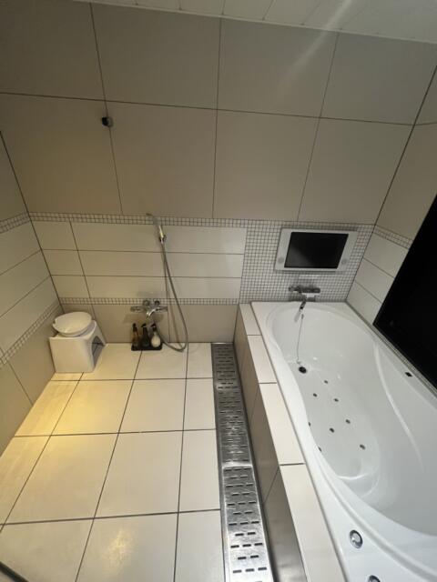 ホテル グラス(豊島区/ラブホテル)の写真『403号室浴室』by 無法松