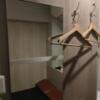 レンタルルーム Cheri (シェリ)(台東区/ラブホテル)の写真『305号室、ハンガーラック、鏡』by やどやど