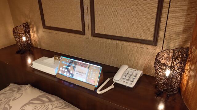 ホテルViVi(相模原市/ラブホテル)の写真『301号室、ベッド枕元』by Sparkle