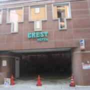 HOTEL CREST(クレスト)(那覇市/ラブホテル)の写真『昼の外観』by nognog