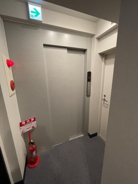 HOTEL Plaisir Akihabara(ホテルプレジール秋葉原)(千代田区/ラブホテル)の写真『エレベーター』by ヒロHIROヒロ