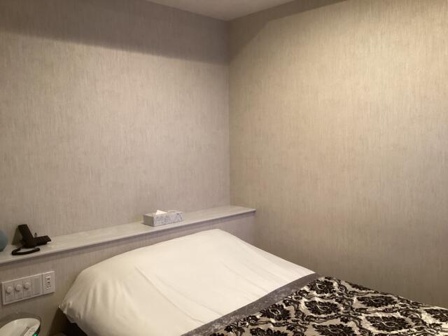 HOTEL DIAMOND（ダイヤモンド）(渋谷区/ラブホテル)の写真『301号室 キャビネット側から見た室内』by ACB48