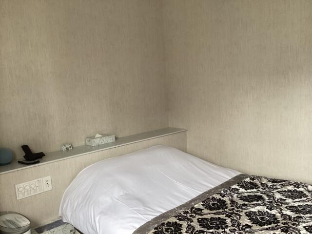 HOTEL DIAMOND（ダイヤモンド）(渋谷区/ラブホテル)の写真『801号室  キャビネット側から見た室内』by ACB48