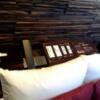 Petit Bali(プティバリ) 東新宿(新宿区/ラブホテル)の写真『551号室、ベッド脇パネル。スマホ用充電ケーブルあり』by 春風拳