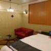 HOTEL Kartine X(カルティニX)(広島市南区/ラブホテル)の写真『202号室（部屋奥から入口横方向）』by 格付屋