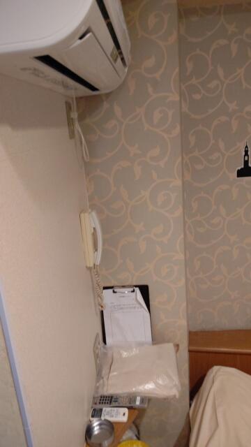 ホテルAIM(アイム)(新宿区/ラブホテル)の写真『301号室、部屋手前から。(23,6)』by キジ