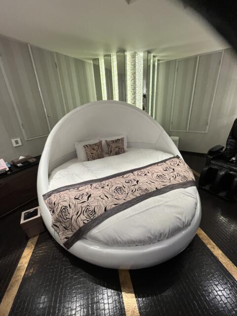 HOTEL LuLu SWEET(浜松市/ラブホテル)の写真『313号室　ベット』by ま〜も〜る〜
