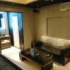HOTEL Villa Senmei(ヴィラ センメイ）(大田区/ラブホテル)の写真『302号室（入口から部屋奥方向）』by 格付屋