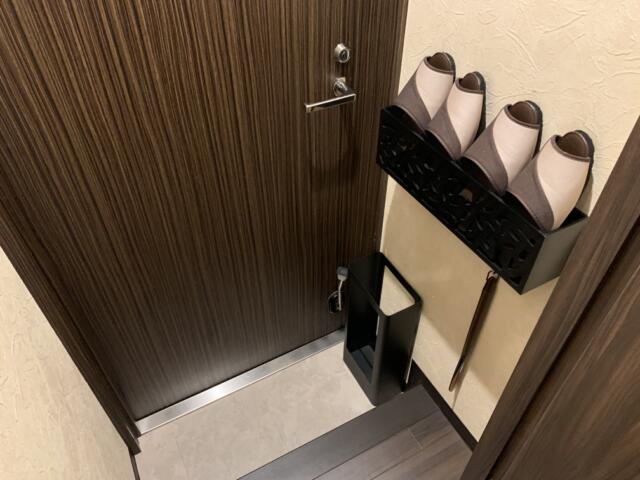 HOTEL Balibali ANNEX（バリバリアネックス）(品川区/ラブホテル)の写真『507号室　室内から玄関を見る』by 東京都