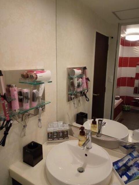 HOTEL ALL-INN G（オールインジー）(豊島区/ラブホテル)の写真『705号室（洗面台）』by 格付屋