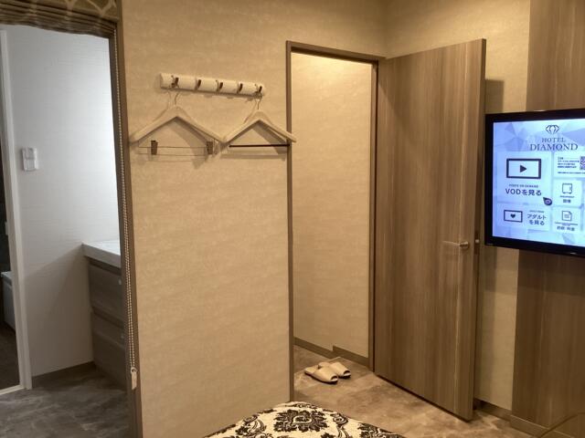 HOTEL DIAMOND（ダイヤモンド）(渋谷区/ラブホテル)の写真『404号室 ベッドから見た室内』by ACB48