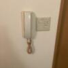 レンタルルーム ROOMS(新宿区/ラブホテル)の写真『2号室　電話と電気スイッチ』by hireidenton