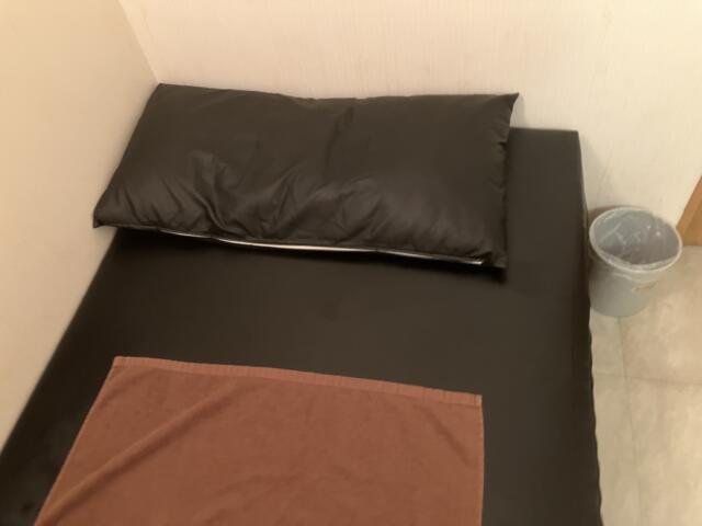 レンタルルーム ROOMS(新宿区/ラブホテル)の写真『2号室　ベッド②』by hireidenton