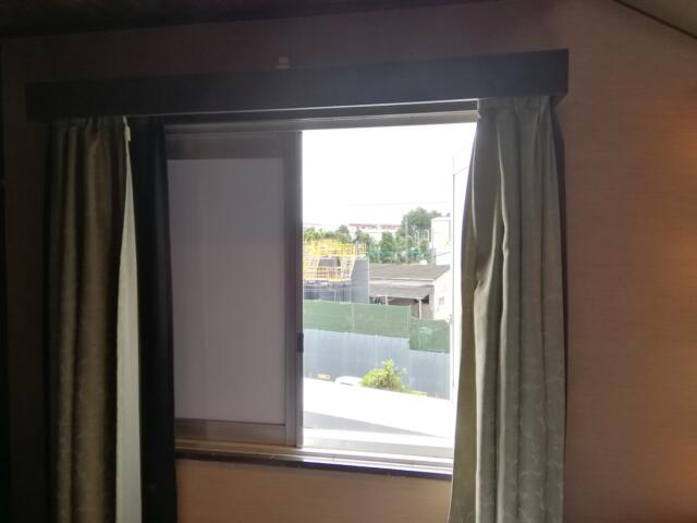 PRIVATE HOTEL BRASSINO 2(町田市/ラブホテル)の写真『303号室、窓の開放感。(23,6)』by キジ