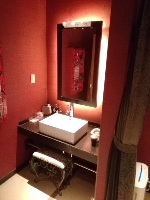 PRIVATE HOTEL BRASSINO 2(町田市/ラブホテル)の写真『303号室、いきなり洗面所です。(23,6)』by キジ