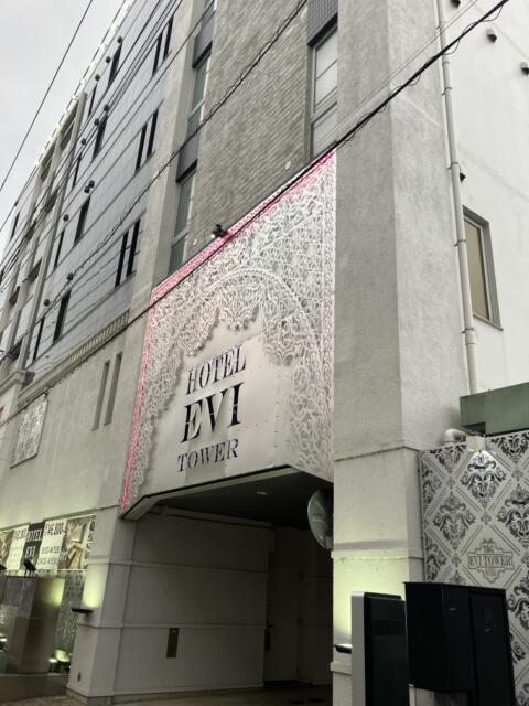 HOTEL EVI TOWER(戸田市/ラブホテル)の写真『外観　入口』by festa9