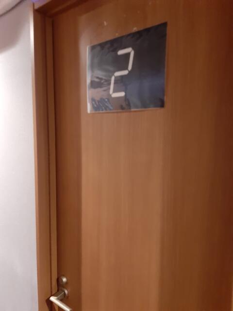 レンタルルーム スマイル(台東区/ラブホテル)の写真『２号室のドア』by 上戸 信二