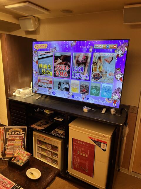 ホテル どないやねん(大阪市/ラブホテル)の写真『503号室　液晶TV』by 神戸のりんごちゃん