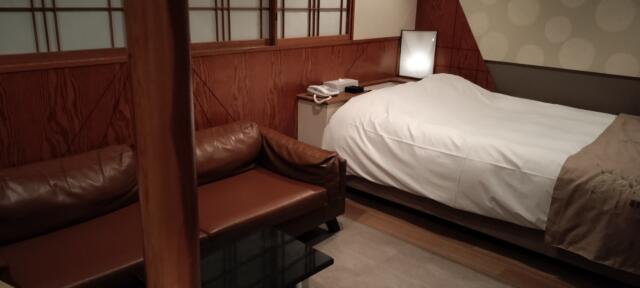 HOTEL 風々(ふふ)(新宿区/ラブホテル)の写真『106号室 入口から奥』by ところてんえもん