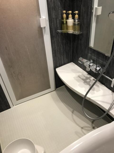ラピア(新宿区/ラブホテル)の写真『206号室の浴室③』by 少佐