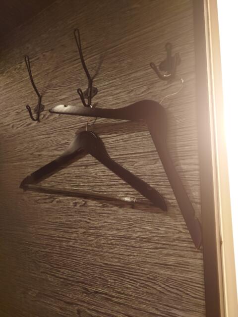 レンタルルーム 海の幸(荒川区/ラブホテル)の写真『７号室ハンガー』by そこそこの人生