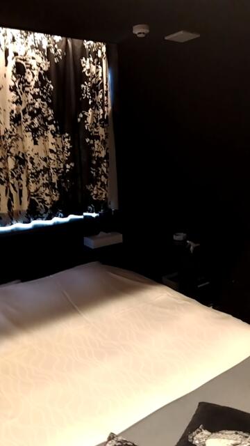 FABULOUS(ファビュラス)(立川市/ラブホテル)の写真『605号室(冷蔵庫から対角)』by ＪＷ