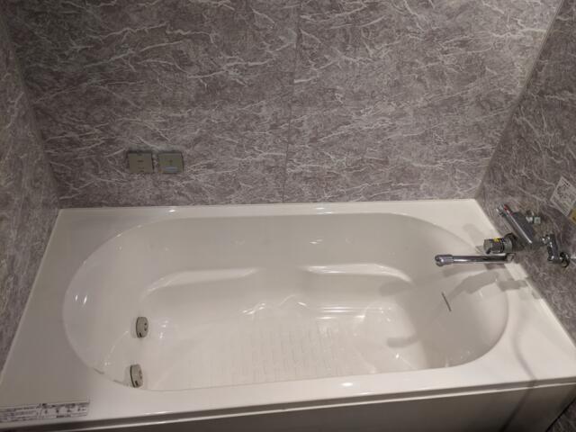 HOTEL GOLD LEAF（ゴールドリーフ）(神戸市中央区/ラブホテル)の写真『205号室 浴槽』by きんてつ