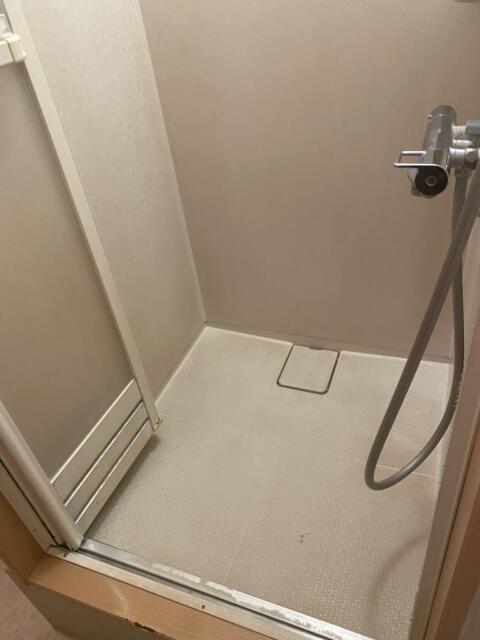 レンタルルーム ROOMS(新宿区/ラブホテル)の写真『18号室(浴室右手前から)』by こねほ