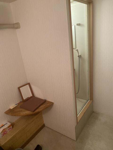 レンタルルーム ROOMS(新宿区/ラブホテル)の写真『18号室(右手前から奥)』by こねほ