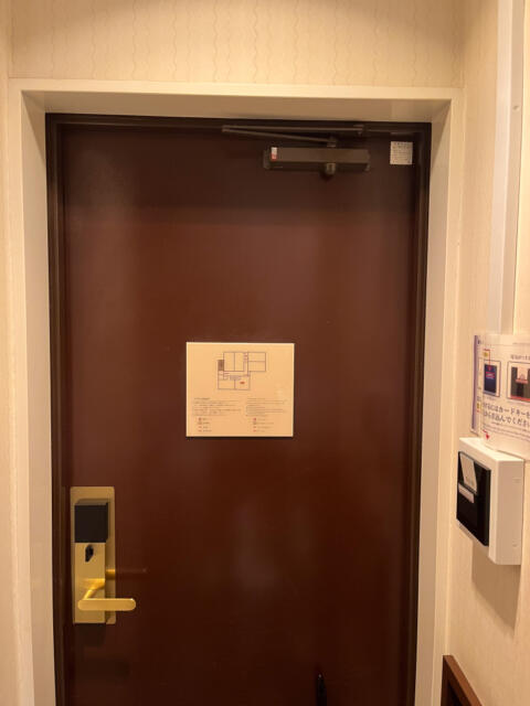 HOTEL RAY FIELD(墨田区/ラブホテル)の写真『506号室　玄関　（カードキー）』by INA69
