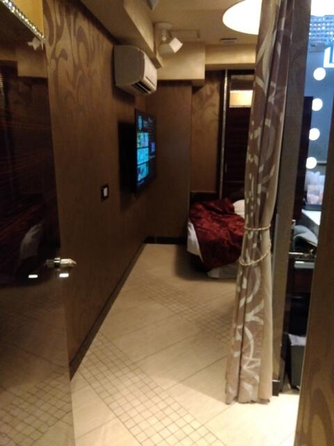 ホテル PASHA RESORT(パシャリゾート)(新宿区/ラブホテル)の写真『302号室（玄関から。右手に洗面トイレ浴室）』by ＪＷ