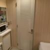 ＨOTEL Q(豊島区/ラブホテル)の写真『703号室　浴室と洗面台・トイレに続くドア』by 東京都